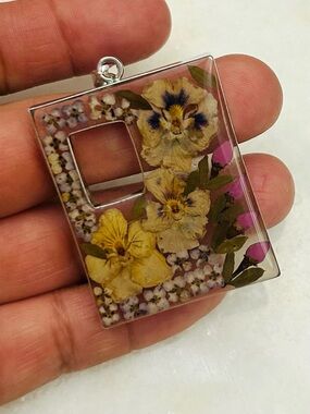 Pressed Flower Resin Pendant Necklace & Earrings.Sterling silver925
